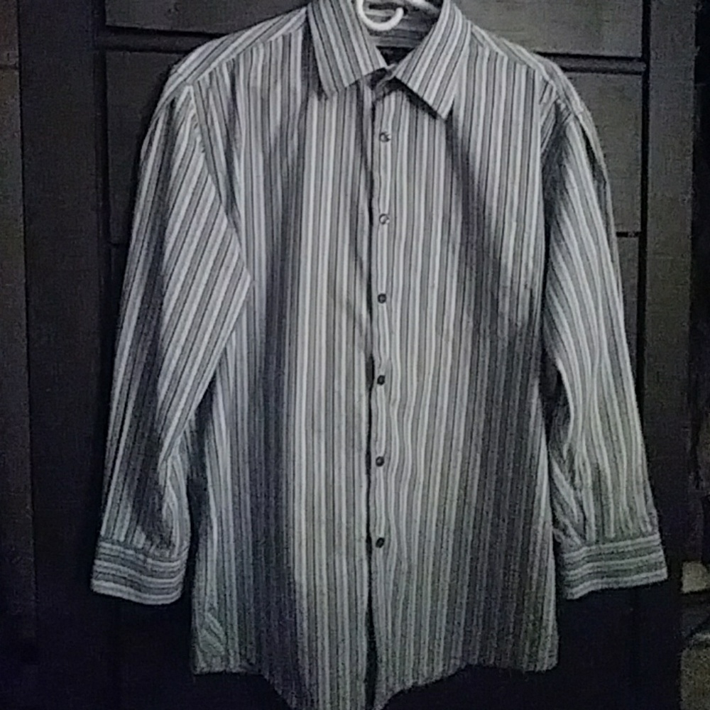 Perry Ellis long sleeve 👕